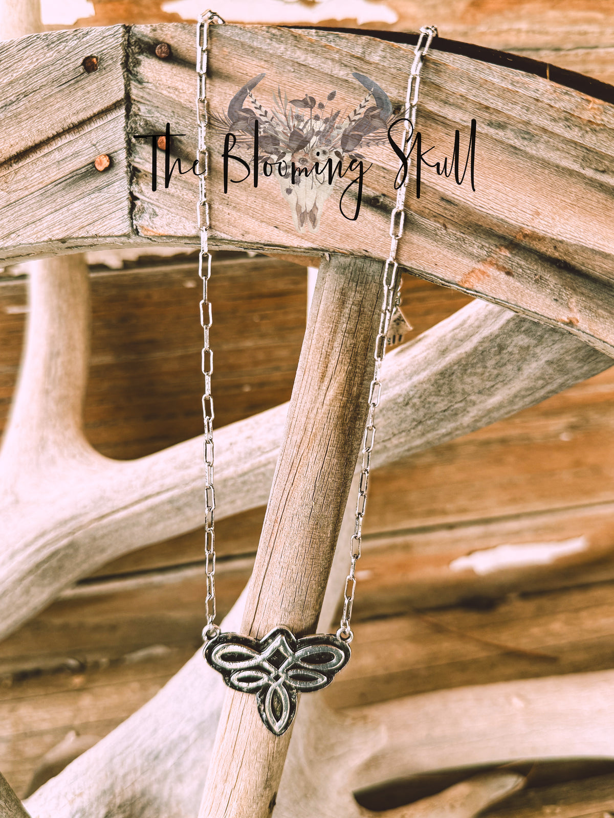 BOOT STITCH NECKLACE