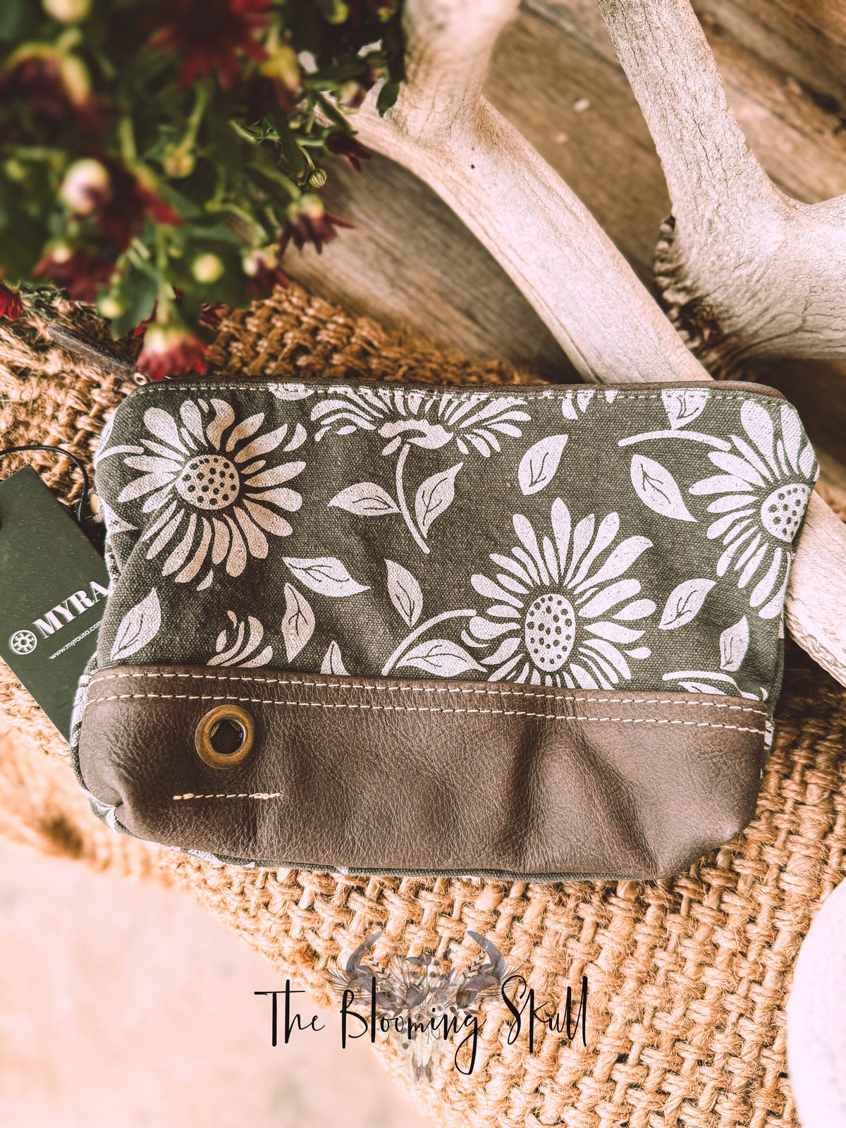 SUNFLOWER ZIPPER POUCH