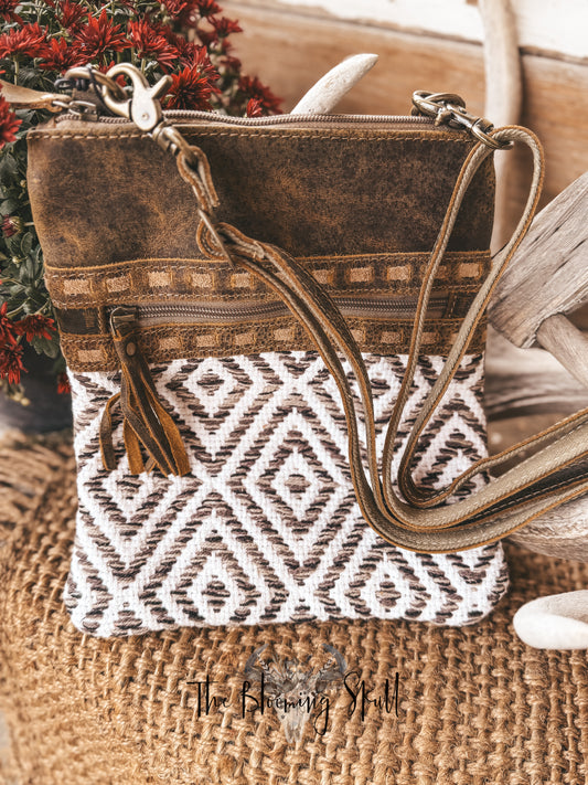 SAND WEAVER CROSSBODY BAG