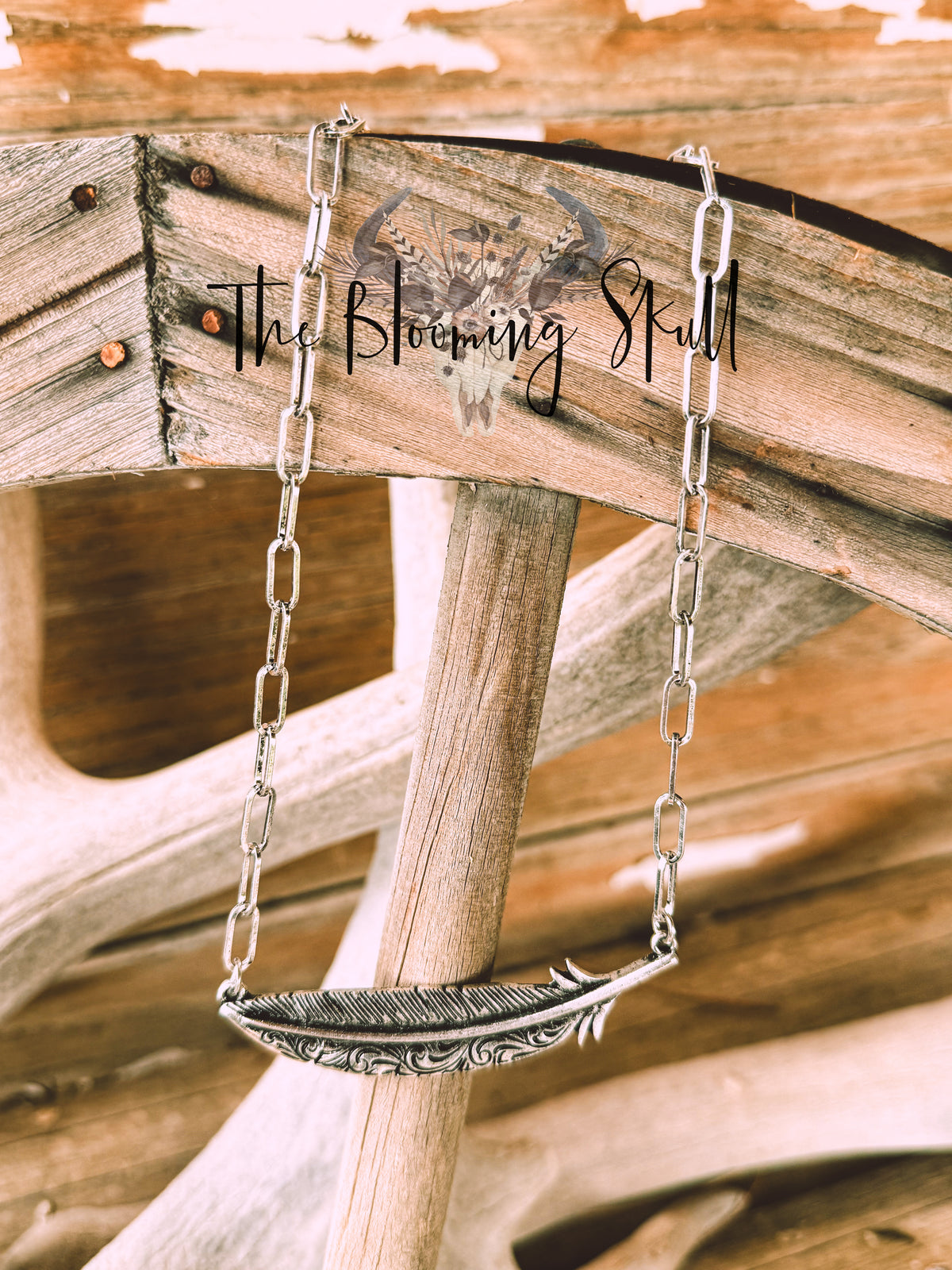 FEATHER NECKLACE